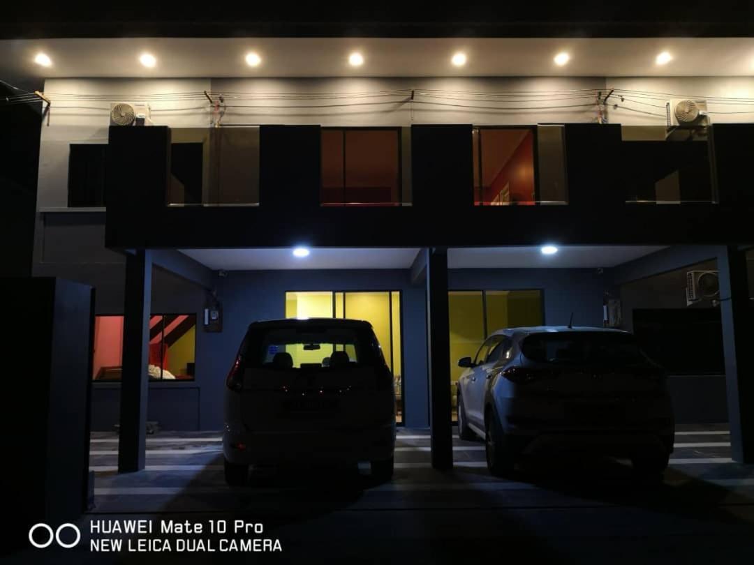 I Love U Bnb 爱乐游民宿 步行5 分钟到码头 Semporna Exterior photo